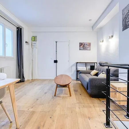 Proche Rue De Charonne - Ii *